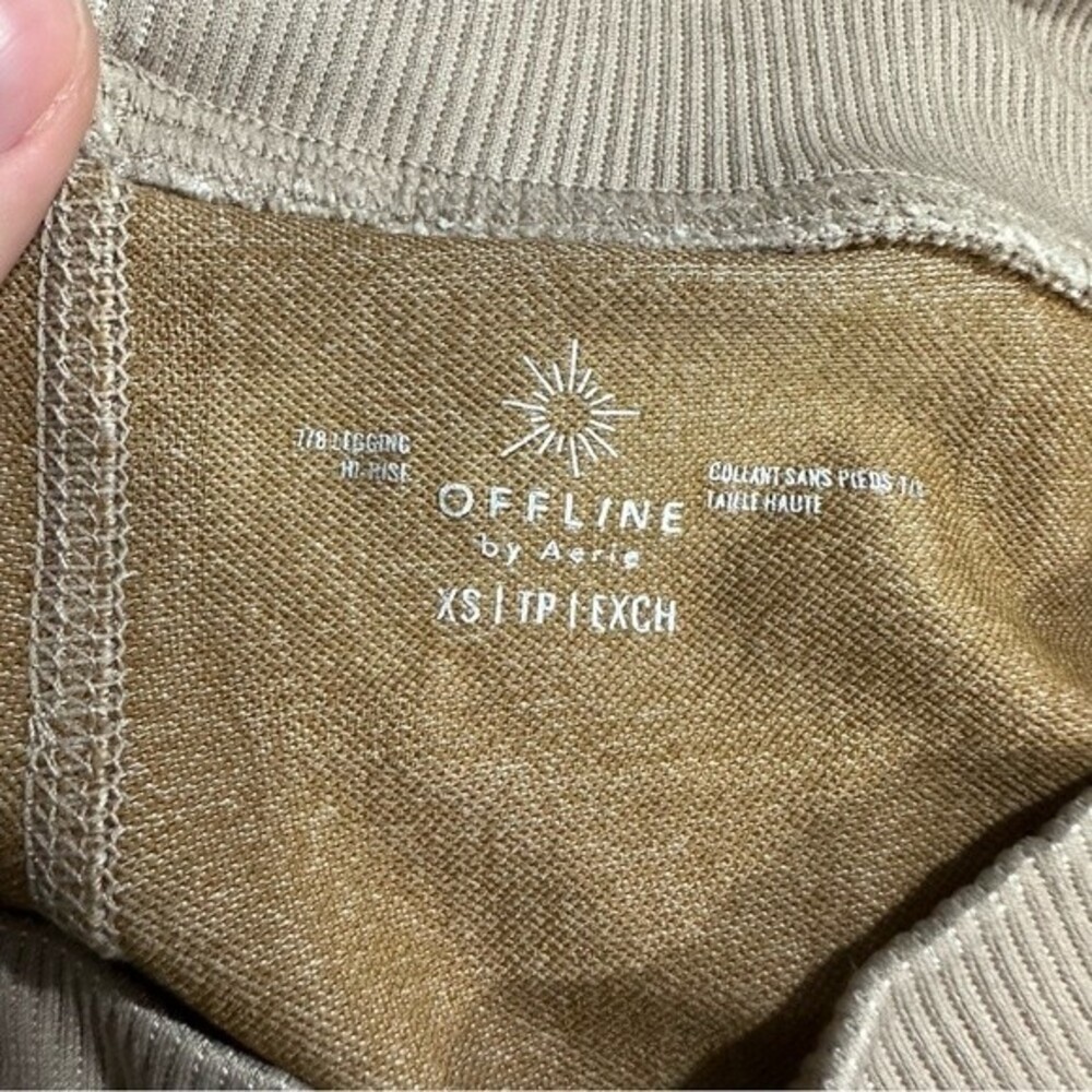 Offline By Aerie Tan Floral Hi-Rise 7/8 Legging NWT Size XS Athletic Gym Workout - Picture 11 of 16